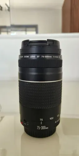 Lente Canon Zoom EF 75-300mm