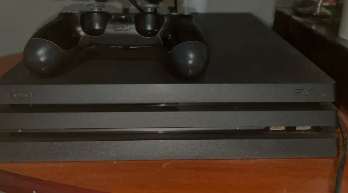 PS4 PRO CONSERVADO