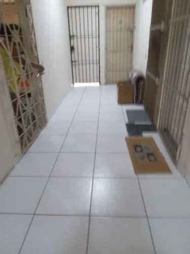 Aluga-se apartamento