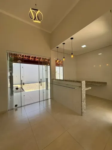 Casa Nova com 3 Quartos e Área Gourmet no Jardim Veneza