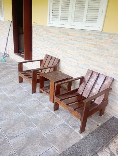 Mesinha e cadeiras rústicas 
