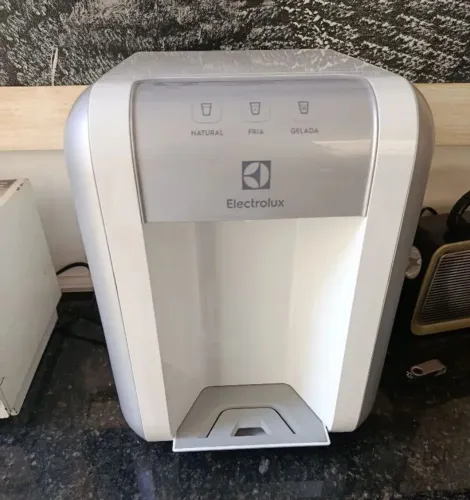 Purificador eletrônico de água eletrolux