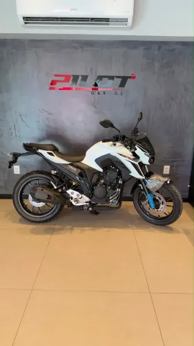 YAMAHA FZ25 CONNECTED 2027