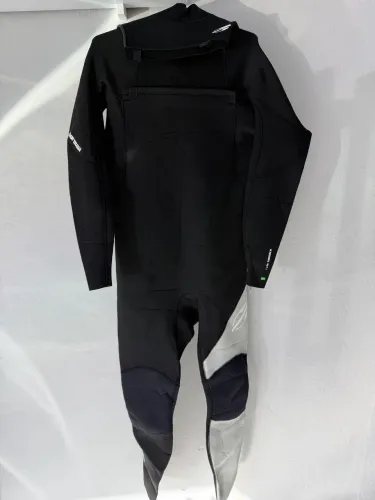 Roupa para surf ou mergulho
