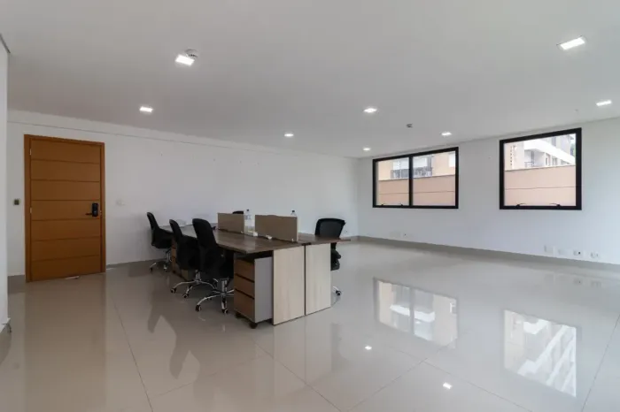 Sala comercial mobiliada com vista panorâmica em Alphaville, Barueri