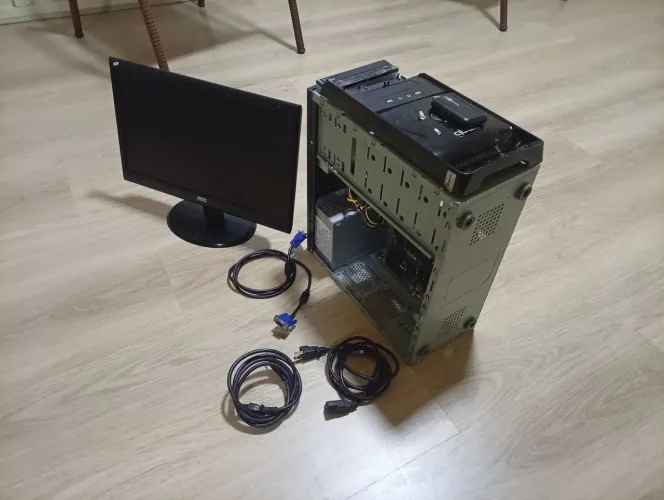 Computador com monitor windows 7