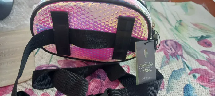 Pochete holofotica O Boticário 