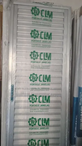 Porta alumínio 70cm nova