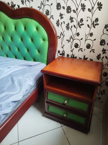 CAMA DE CASAL COM CRIADO 