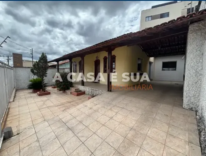Casa residencial com 3 quartos e espaço gourmet para aluguel no Bairro Filadélfia, Betim