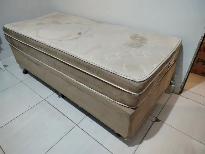 Cama Box Solteiro com molas