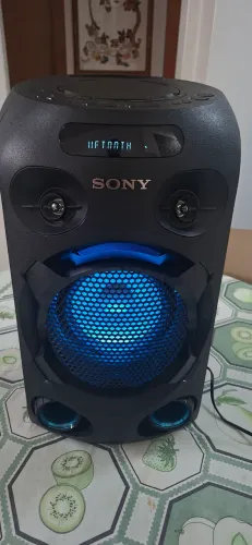 Caixa sony com Bluetooth, karaoke, App dedicado, iluminação.