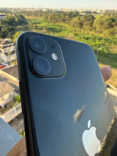 iPhone 11 64GB Preto