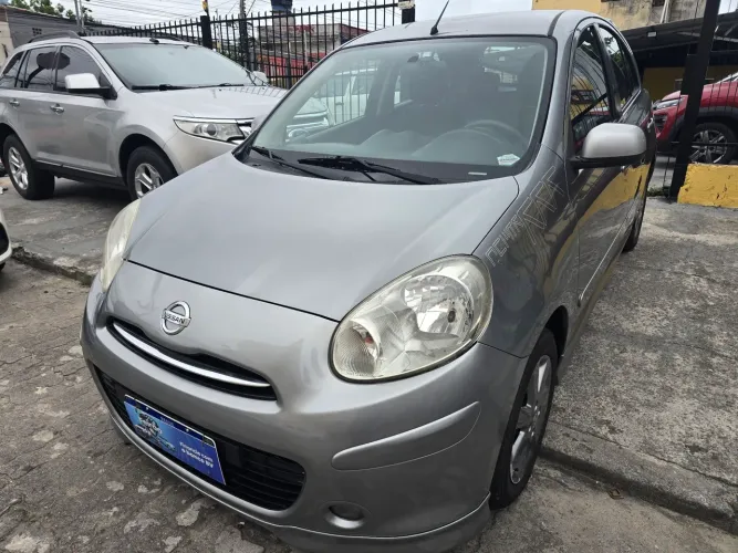 Nissan March SR 1.6 16V Flex Fuel 5P 2013