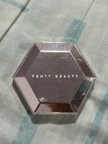 Iluminador Fenty Beauty