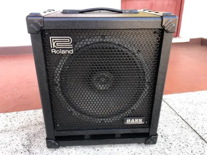 Amp/Combo Cube 100 Bass Roland parcelo no Olxpay/Ml avalio troca