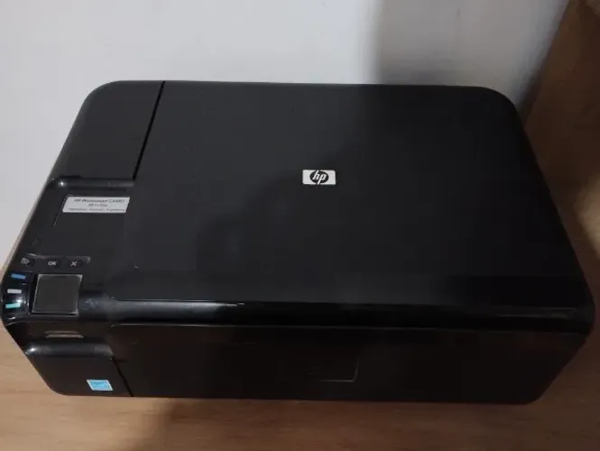 Impressora Multifuncional HP - No estado (Liga, para peças ou conserto)