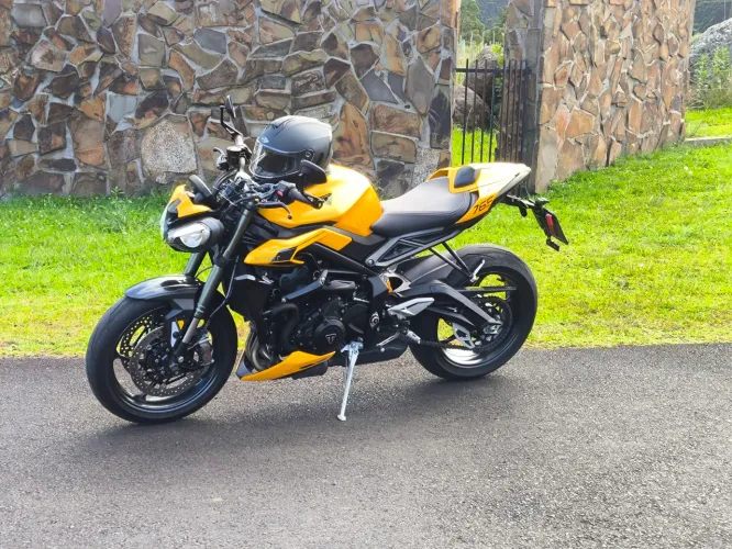 Street triplo 765 RS
