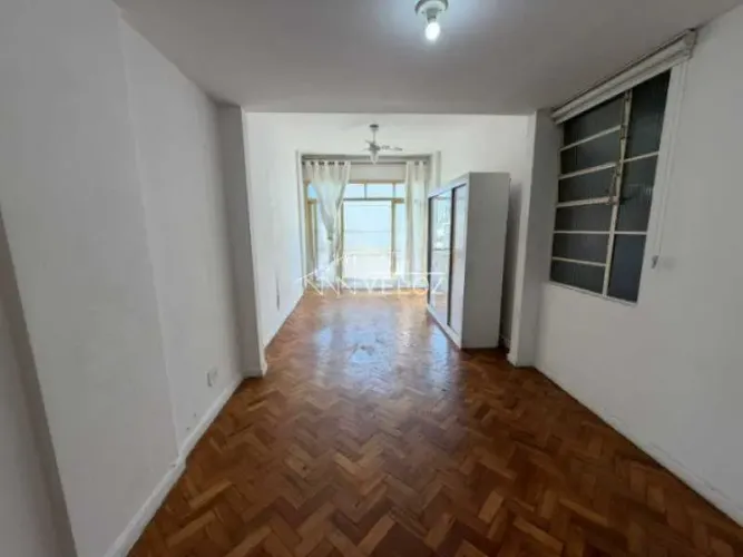 Kitnet/Conjugado : / Residencial / Botafogo