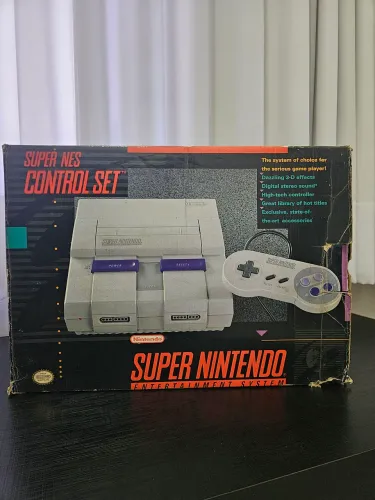 Super Nintendo com caixa