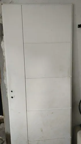 Porta, box de vidro, prateleira de vidro e mesa de vidro