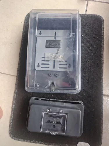 Vendo caixa para medidor de polifasico