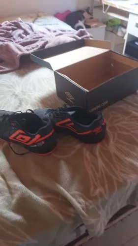 Vendo tênis de futsal Umbro pro 5 club novo