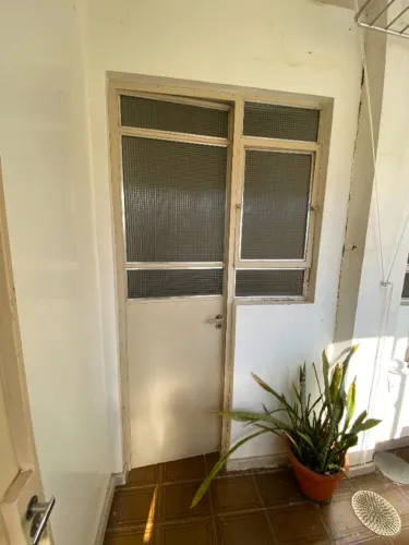 Porta e janela de metal