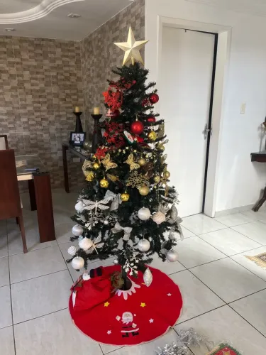 Árvore de Natal 1,80m Completa decorada bem conservada com acessórios extras /Caruaru-PE