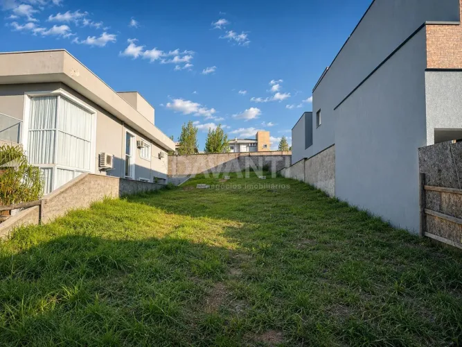 Terreno à venda no Condomínio Vila dos Plátanos em Campinas na Davanti Imóveis.