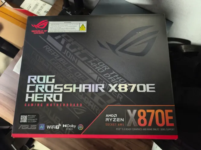 Placa-mãe ASUS - ROG Crosshair X870E Hero - AM5