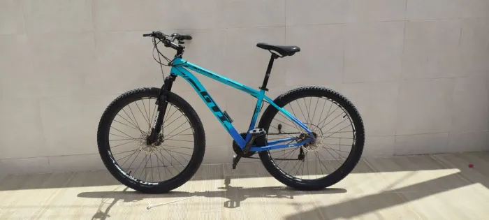 BICICLETA SEMI NOVA
