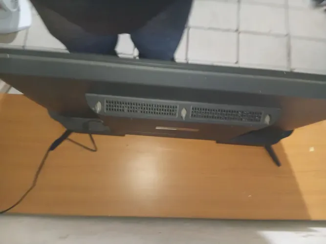 SMART TV AIWA 32 PLG EM ÓTIMO ESTADO DE CONSERVAÇÃO