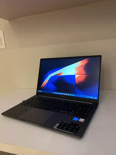 Samsung Galaxy Book4 - Excelente Estado