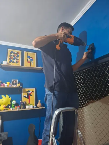Instalação de cortinas, persianas e papel de parede