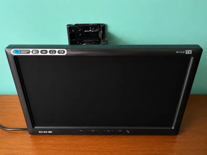 TV tela plana 15? CCE com suporte