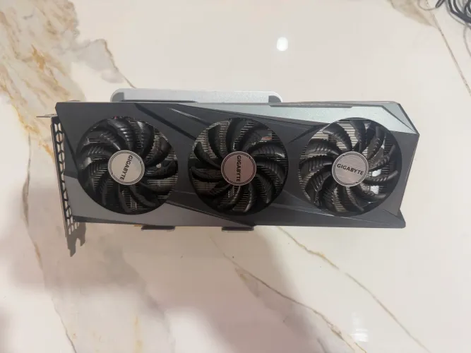 Gigabyte RTX 3050 8GB 3 Fans Zerada Faço Catira 