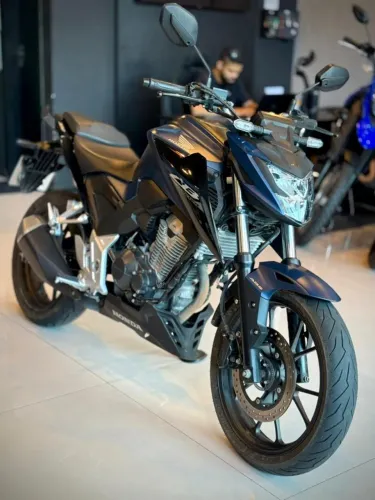 HONDA - CB300f Twister