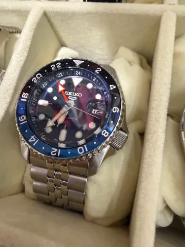 Relógio Seiko 5 gmt 