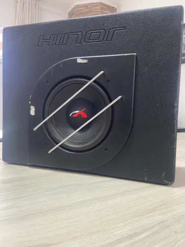 Sub automotivo
