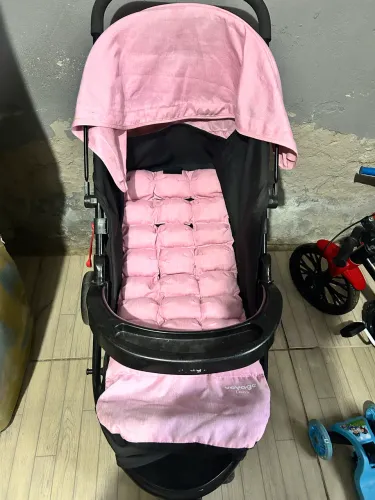 Carrinho de bebê feminino 