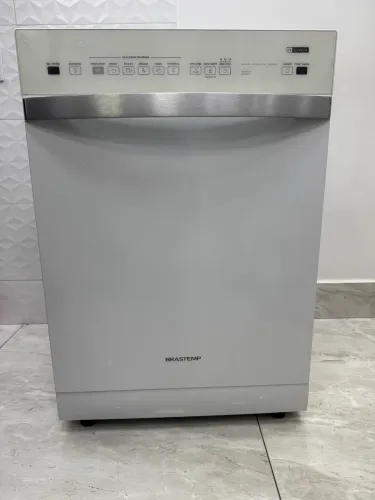 Lava louças Brastemp 14 Serviços, semi-nova, funcionando perfeitamente!!