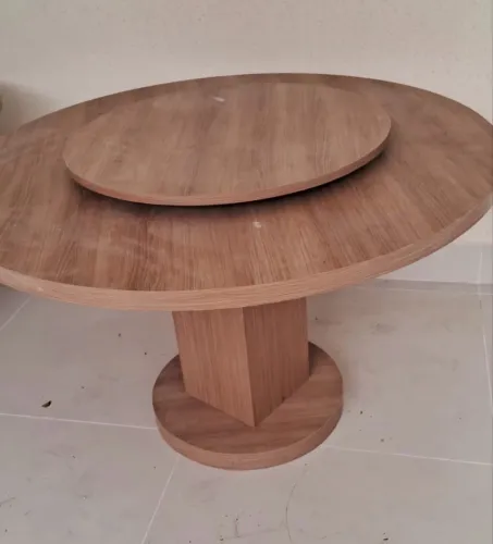 ? MESA COM TAMPO GIRATÓRIO - IDEAL PARA ASSISTIR AOS JOGOS DO BRASIL! ?
