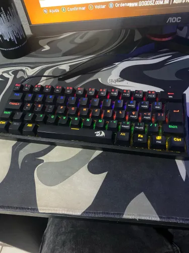 Teclado mecânico Redragon Fizz