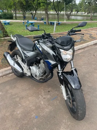 Honda Cb Twister 250F.