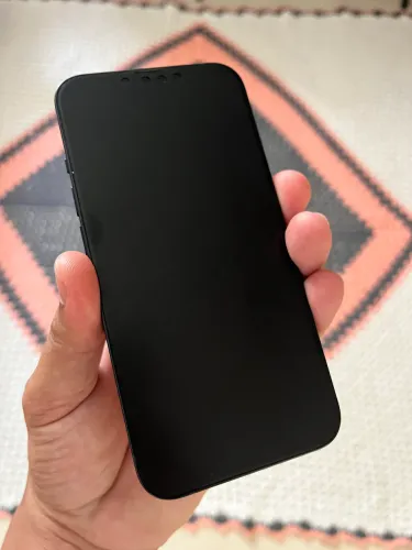 iPhone 13 - 128