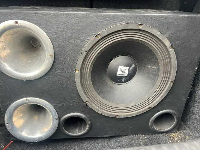 Caixa jbl 