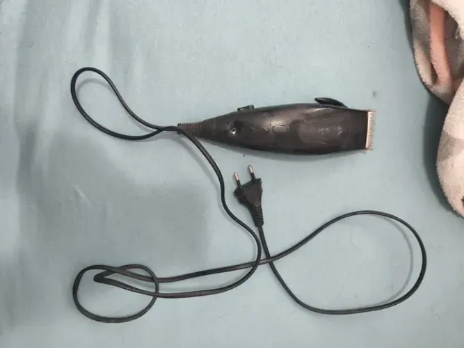 MÁQUINA DE CORTAR CABELO MASCULINA