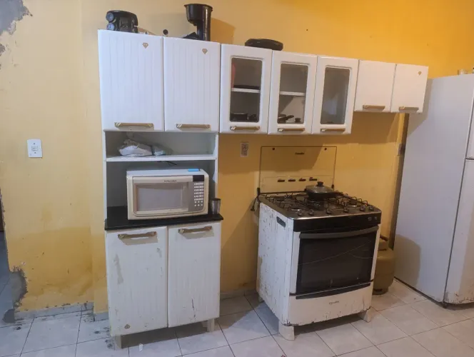Armário de cozinha Itatiaia em aço completo com balcão em excelente estado