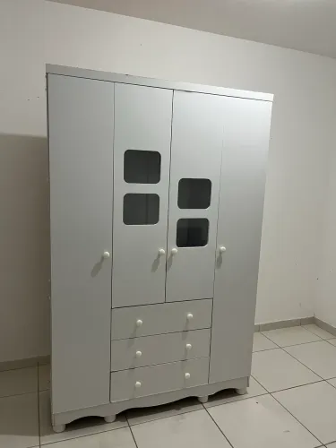 Guarda roupa infantil